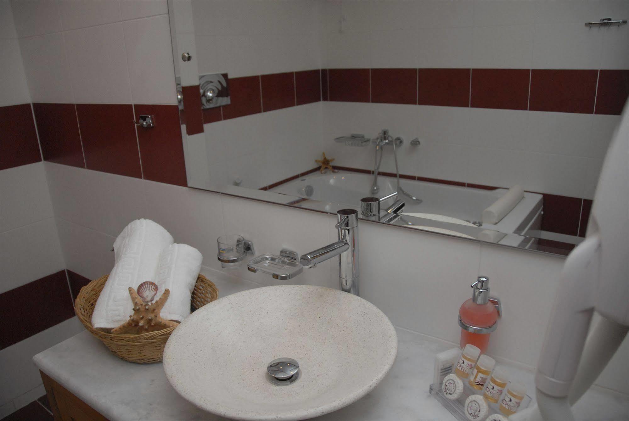 Ionian Princess Suites Hotel Acharavi  Ngoại thất bức ảnh